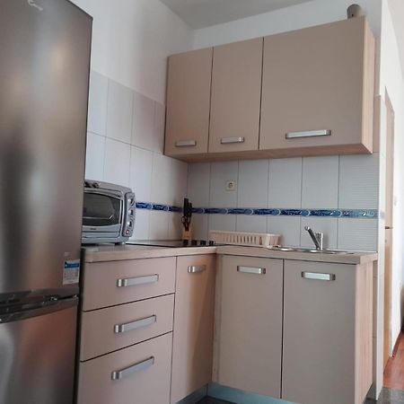 Sreca Apartment Near Beach With Bbq Бибинье Номер фото