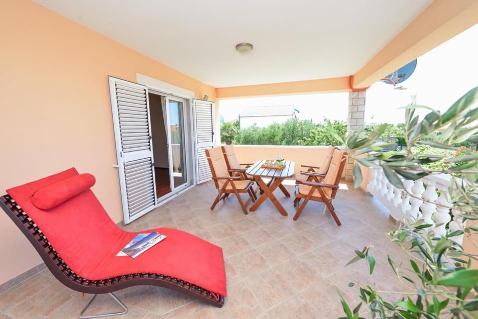 Sreca Apartment Near Beach With Bbq Бибинье Экстерьер фото