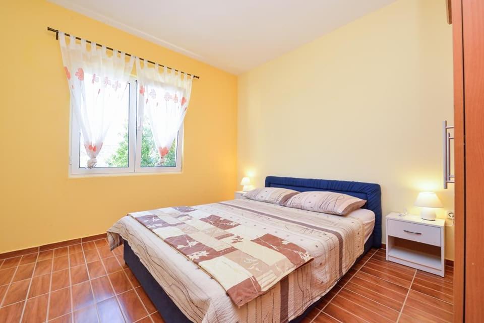 Sreca Apartment Near Beach With Bbq Бибинье Экстерьер фото