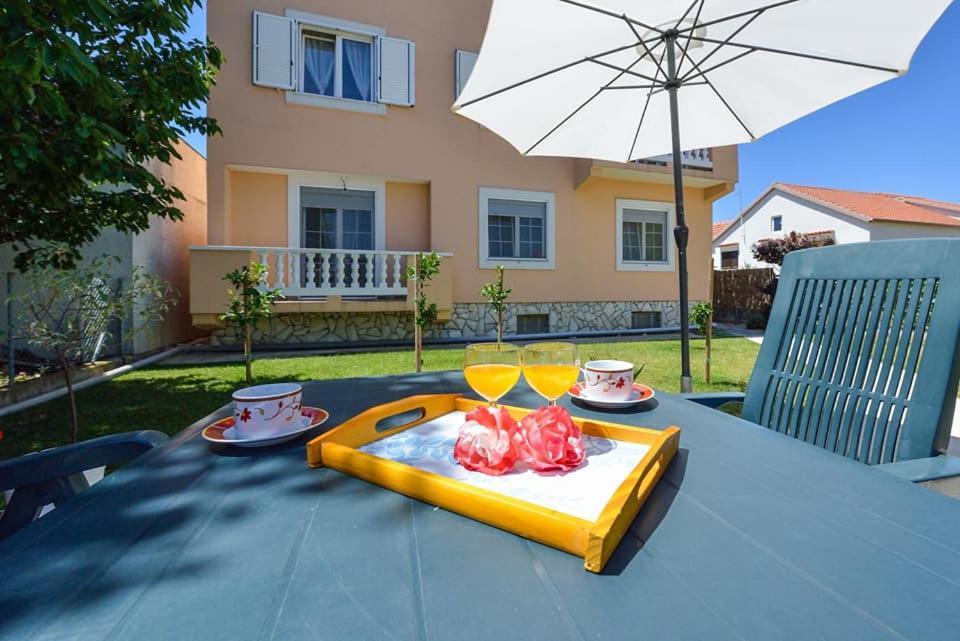 Sreca Apartment Near Beach With Bbq Бибинье Экстерьер фото