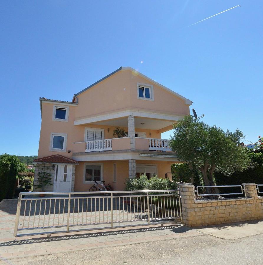 Sreca Apartment Near Beach With Bbq Бибинье Экстерьер фото