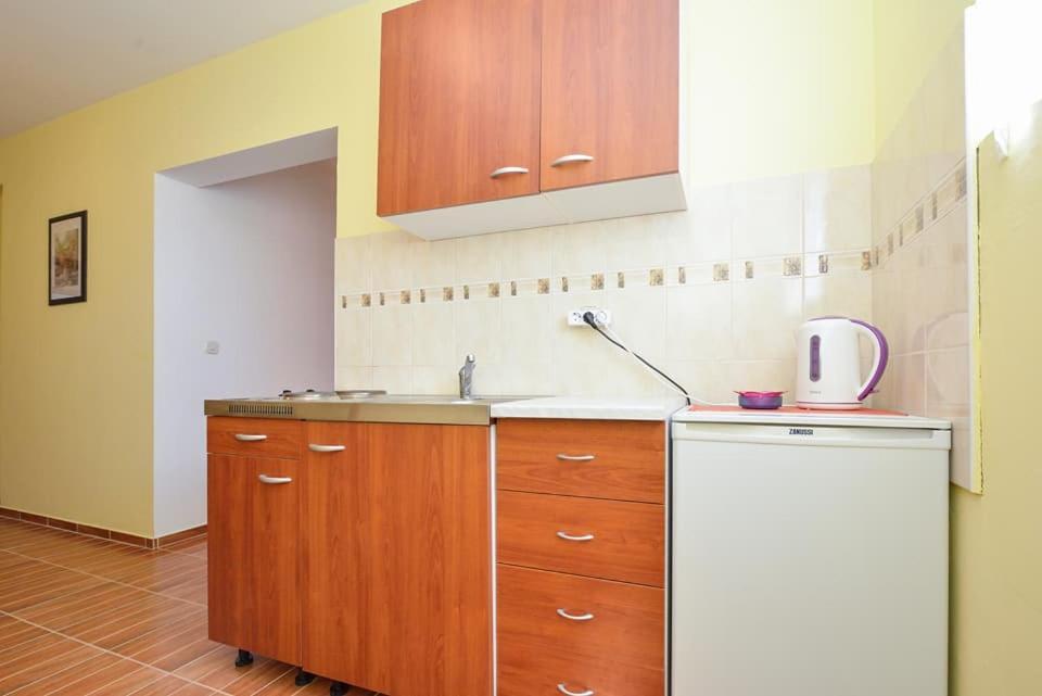 Sreca Apartment Near Beach With Bbq Бибинье Экстерьер фото