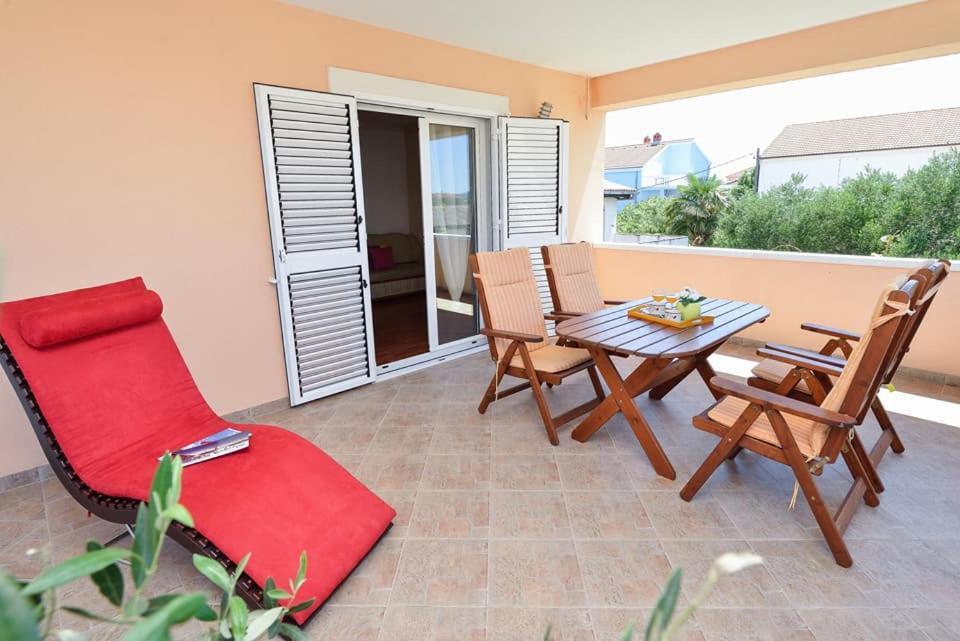 Sreca Apartment Near Beach With Bbq Бибинье Экстерьер фото