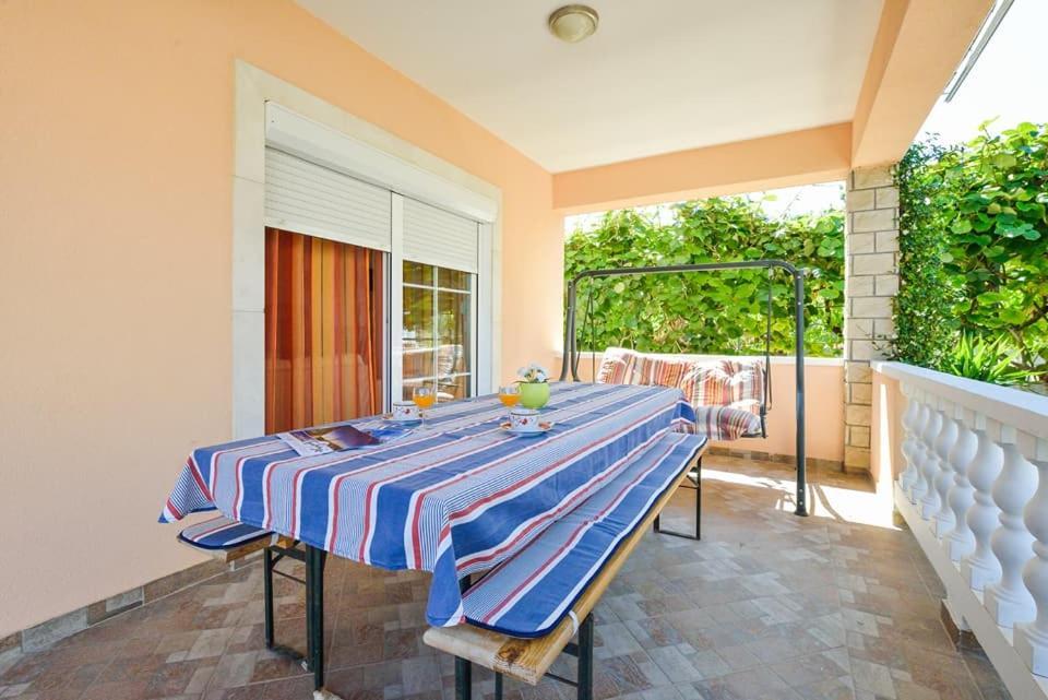 Sreca Apartment Near Beach With Bbq Бибинье Экстерьер фото